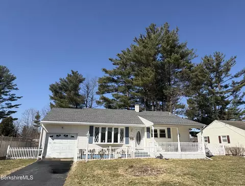 127 Doreen St, Pittsfield, MA 01201