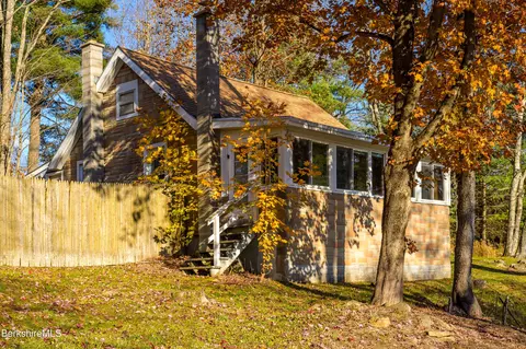 234 Ashmere Rd, Hinsdale, MA 01235
