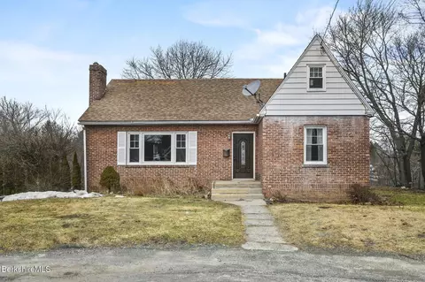 18 Evelyn Park, Pittsfield, MA 01201