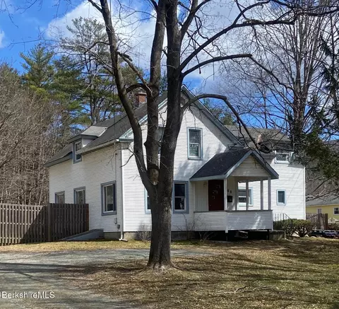 64 Bridges Rd, Williamstown, MA 01267
