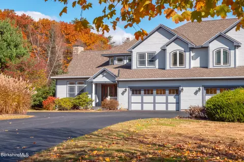 62 Stockbridge Ter, Lee, MA 01238