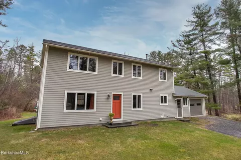 7 Dehon Rd, Great Barrington, MA 01230