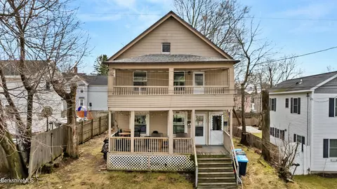 217-219 Bradford St, Pittsfield, MA 01201