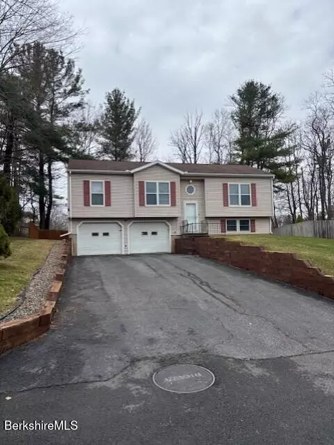 5 Donovan St, Pittsfield, MA 01201