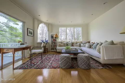 850 Summer St #M11, Lee, MA 01238