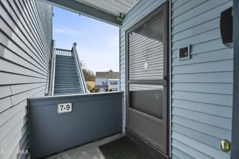 7 Rolling Hills Ln # -9, Lenox, MA 01240 photo 2