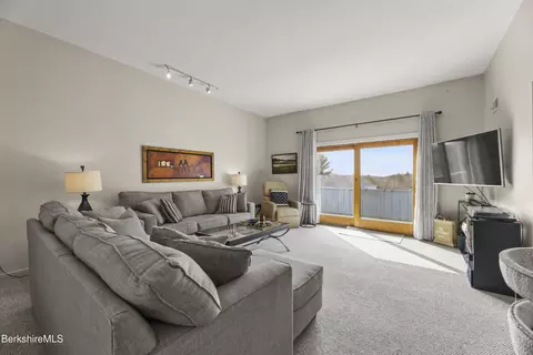 7 Rolling Hills Ln # -9, Lenox, MA 01240 photo 6