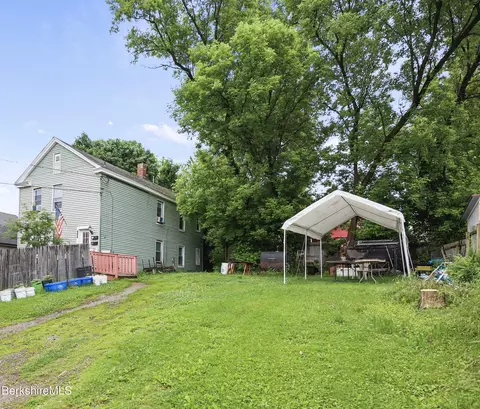 138 Robbins Ave, Pittsfield, MA 01201