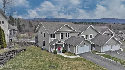 127 Alpine Trl, Pittsfield, MA 01201
