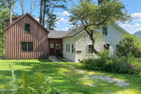 18 S Beech Plain Rd, Sandisfield, MA 01255