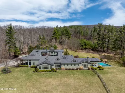 123 Chestnut St, Williamstown, MA 01267