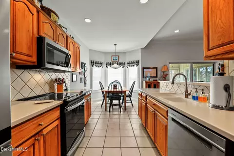 124 Red Barn Rd, Dalton, MA 01226 photo 15