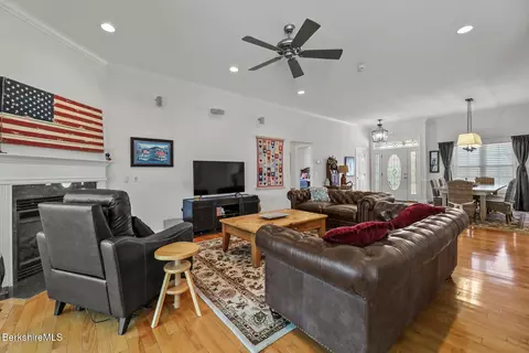 124 Red Barn Rd, Dalton, MA 01226 photo 5