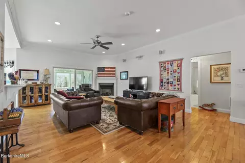 124 Red Barn Rd, Dalton, MA 01226 photo 6