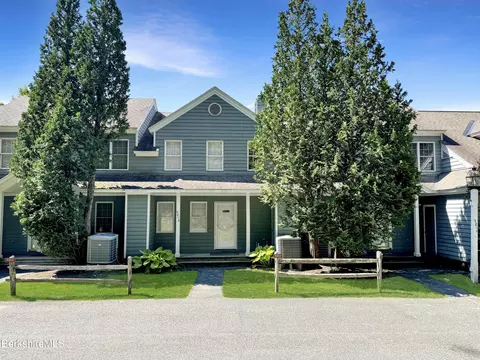 9253 Mountainside Dr, Hancock, MA 01237 photo 1