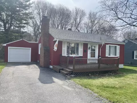 36 Montgomery Ave, Pittsfield, MA 01201