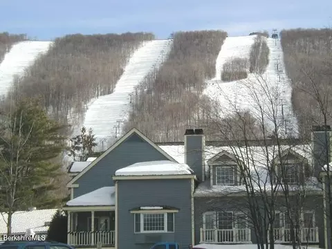 37 Corey Rd #826, Hancock, MA 01237