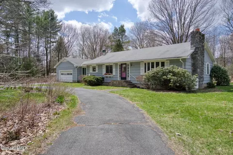 75 Vandeusenville Rd, Great Barrington, MA 01230