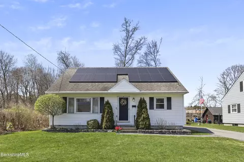 28 State St, Pittsfield, MA 01201
