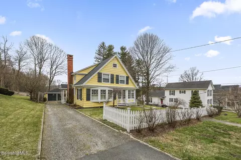 100 Franklin St, Lee, MA 01238