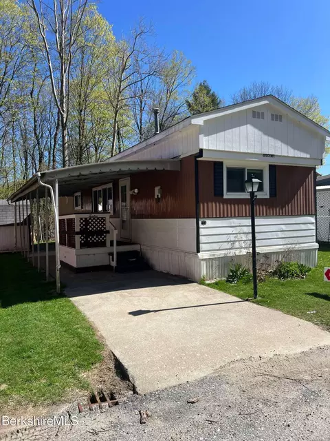 12 Pinnacle Dr, Adams, MA 01220