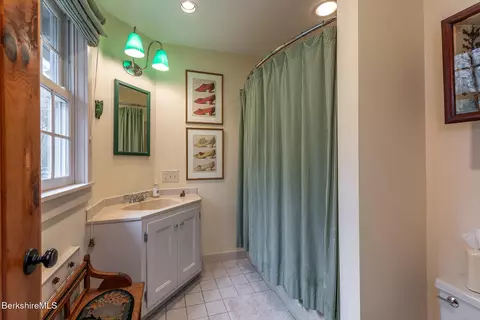 Bath - 92 Old Colebrook Rd, Colebrook, CT 06021 photo 1 of 3
