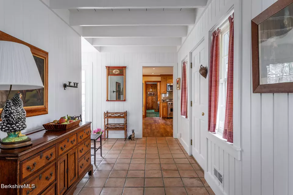 Entry Way - 92 Old Colebrook Rd, Colebrook, CT 06021 photo 2 of 3