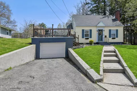 12 Riverview Dr, Dalton, MA 01226