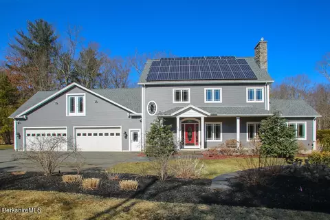 223 Cardinal Way, Northampton, MA 01062