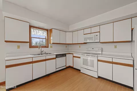 470 Peru Rd, Windsor, MA 01270 photo 3