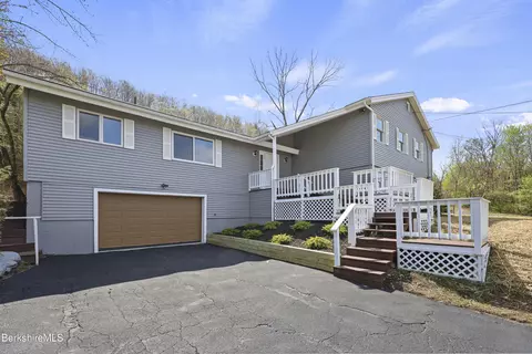 149 Wilshire Dr, Cheshire, MA 01225