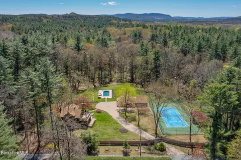 246 County Rd, Sheffield, MA 01257
