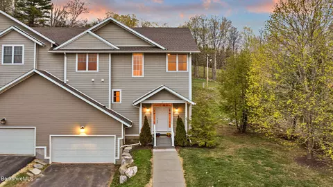 14 Alpine Trl # 14, Pittsfield, MA 01201