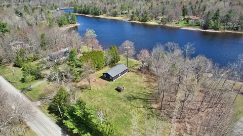 287 W Long Bow Ln W, Becket, MA 01223