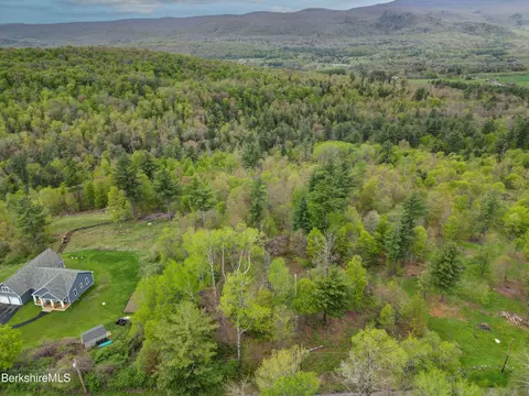 16 Jenks Road, Cheshire, MA 01225