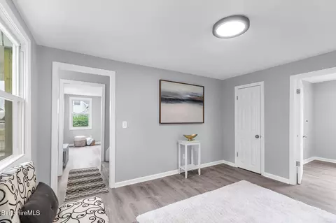 90 Maple St, Lee, MA 01238 photo 7