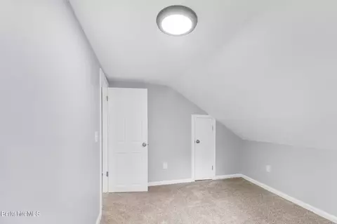 90 Maple St, Lee, MA 01238 photo 16