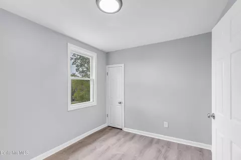 90 Maple St, Lee, MA 01238 photo 13