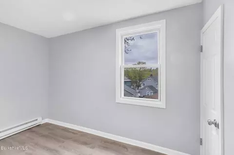 90 Maple St, Lee, MA 01238 photo 15