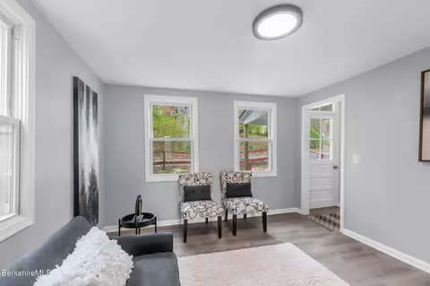 90 Maple St, Lee, MA 01238 photo 8