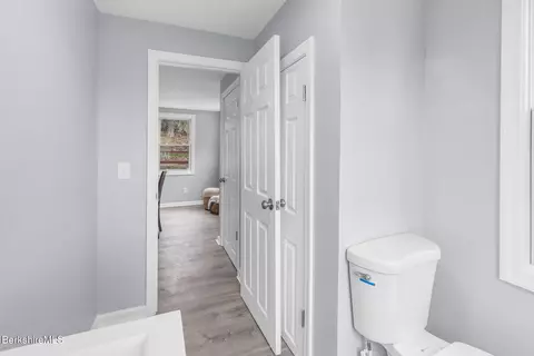 90 Maple St, Lee, MA 01238 photo 12