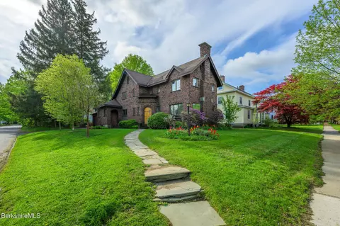 121 Wendell Ave, Pittsfield, MA 01201