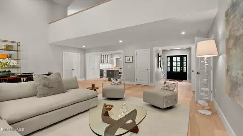 4 Thrushwood Ln, Great Barrington, MA 01230