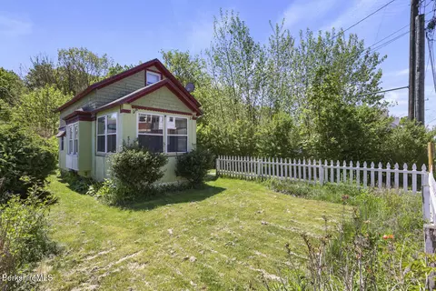 68 Orchard St, Pittsfield, MA 01201