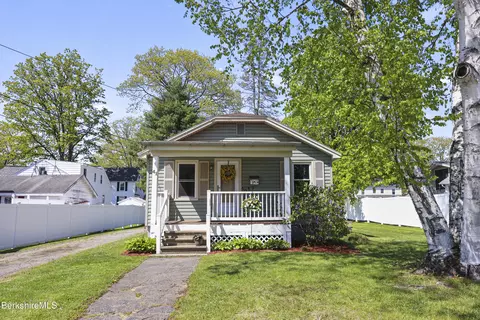 41 Pine St, Dalton, MA 01226