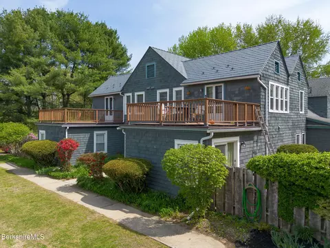 567 S Main St, Sheffield, MA 01257