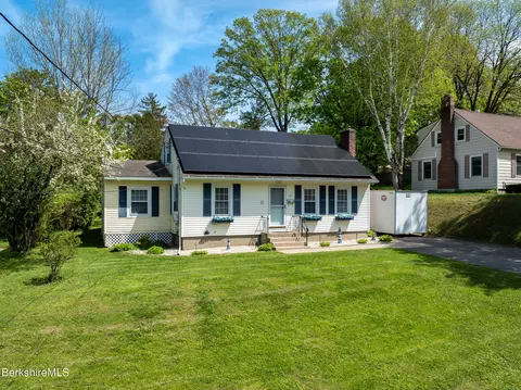 72 Riverview Dr, Dalton, MA 01226