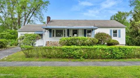 65 Belvidere Ave, Pittsfield, MA 01201