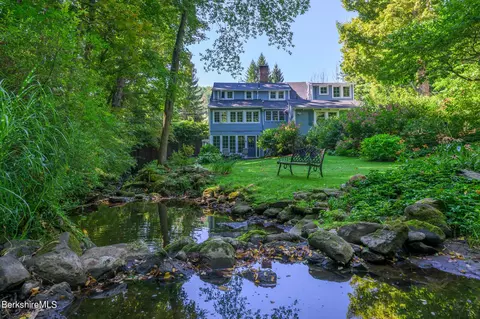 85 E Main St, Stockbridge, MA 01262