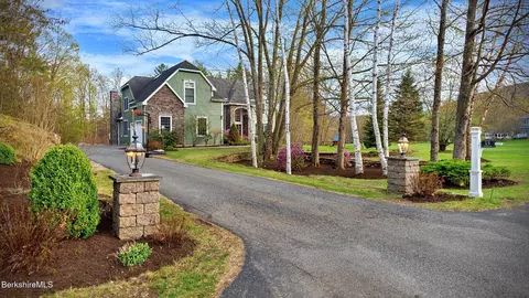 15 Westbrook Ter, Pittsfield, MA 01201
